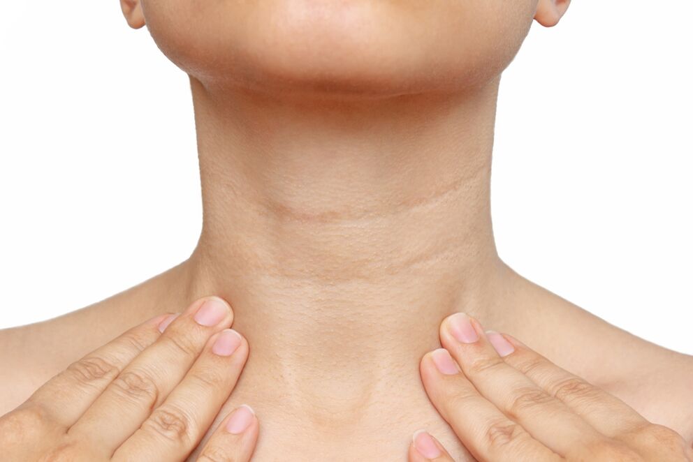 Rughe sul collo e la loro eliminazione da crema zxcvbnmqwort